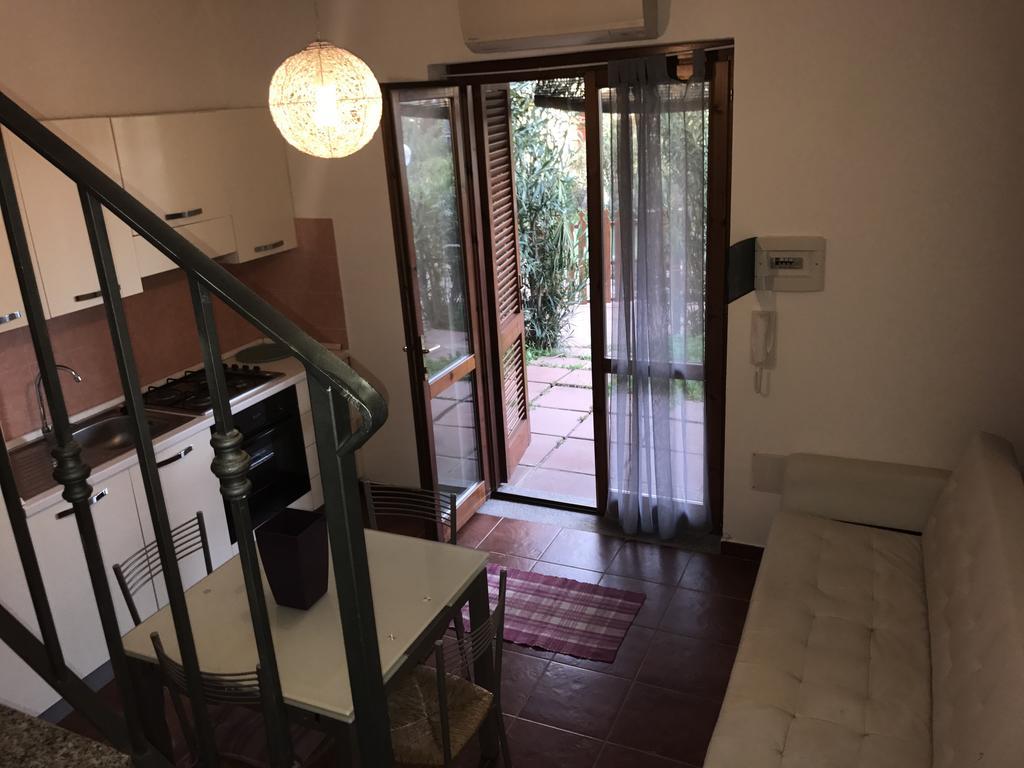 Gemma Delle Mimose Apartman Badesi Kültér fotó